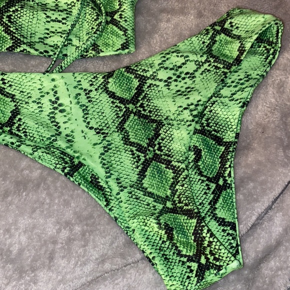 Bikini if extra is your vibeeee - Picture 2 of 2